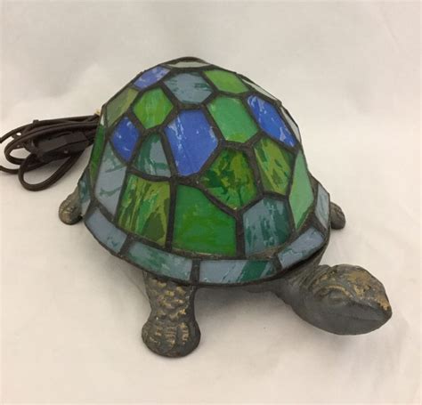tiffany style stained glass turtle accent lamp blue green wbrass