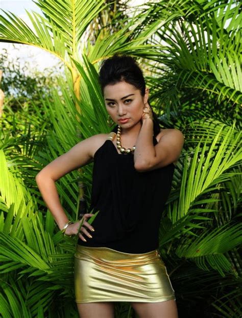 Myanmar Hot Model Thiri Shinn Thant S Sexy Short Fashion