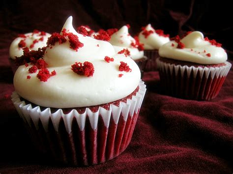 cupcakes delicious dessert red velvet want yum image 61994 on