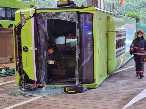 driver  bukit batok bus  didnt flip suspended  sbs driver   injured