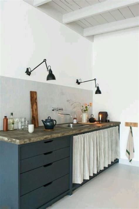 bingung menata dapur sempit  kitchen set simak  inspirasinya