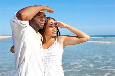 black couple on a beach how to do magic dream date love spells