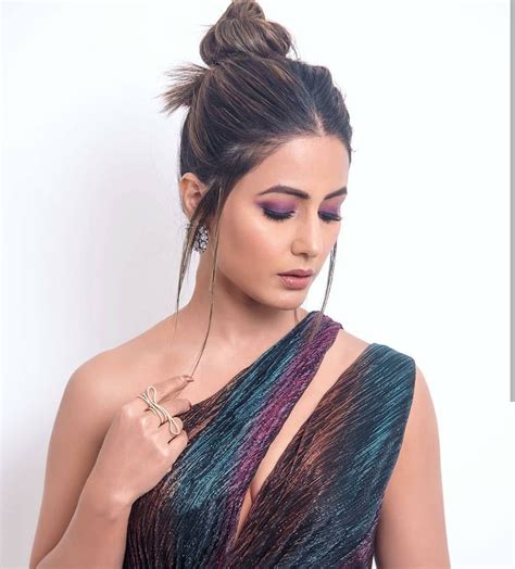 Hina Khan Looks Hottie At Indian Telly Awards 2019 Wins Best Female