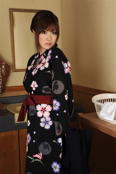 jav actresses wearing a kimono きもの 着物 akiba