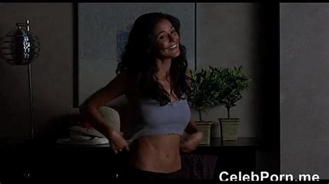 emmanuelle chriqui flashes side boobs xvideos