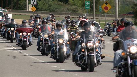 thousands  motorcyclists hit  road   annual trail  tears