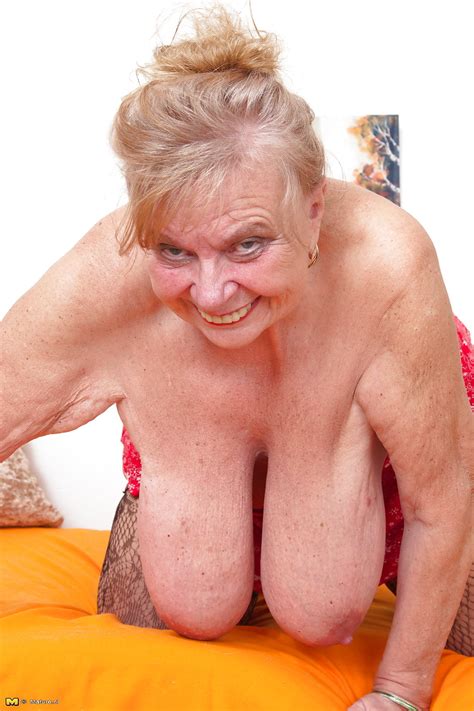 amateur milf pictures german granny huge tits