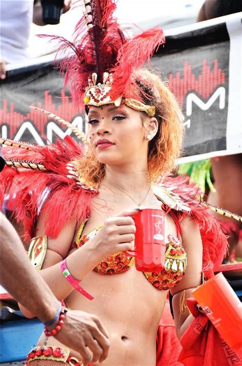 mixentry rihanna in hot outfit for kadoomant day parade video