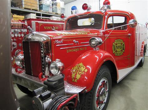 rare model  mack fire truck    auction     minnesota
