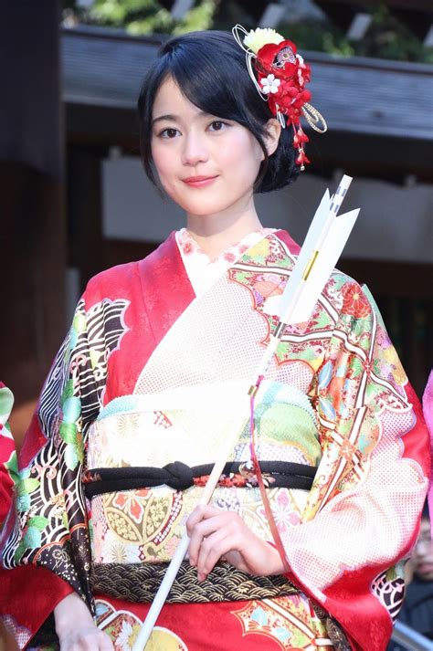 nao kanzaki and a few friends nogizaka46 coming of age ceremony