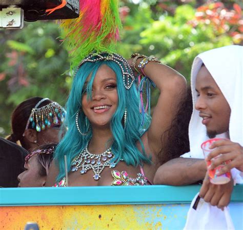 Caliente Rihanna Ultra Sexy Au Festival Crop Over à La Closer