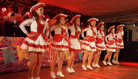 carnaval  kloosterburen  een beetje weer thuiskomen winsum