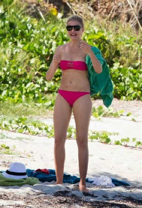 Retro Bikini Cameron Diaz Goes Barefoot In A Blue Bikini