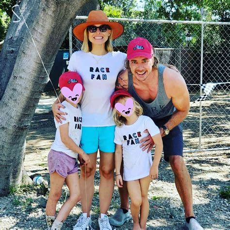 dax shepard told his daughters not to reveal mom kristen bell voiced