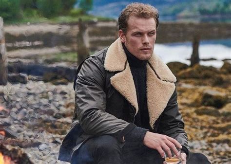 outlander s sam heughan is a real valentine s day scotsman