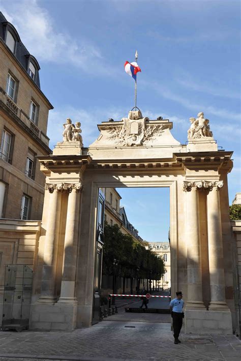 paris hotel de lassay atelier chevalier restauration sculpture marbrerie