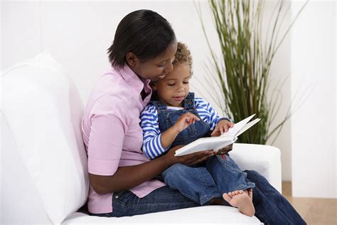 did you know moms and dads read differently