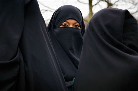 For Muslim Women In Niqabs The Pandemic Has Brought A New Level Of