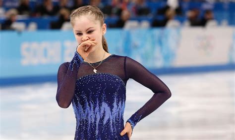 south korean ice skater yuna kim takes lead after russian teen