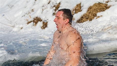 James Bond Shower 7 Reasons Why Taking A Cold Shower In