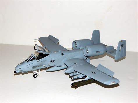 warthog plastic model airplane kit  scale  pictures  davezz