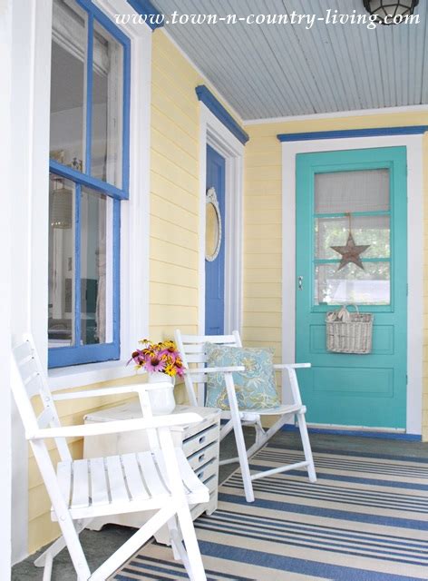 choosing   exterior paint colors town country living