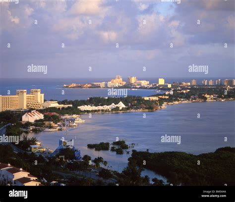 aerial view  cancun peninsula hotel zone cancun quintana roo mexico stock photo alamy