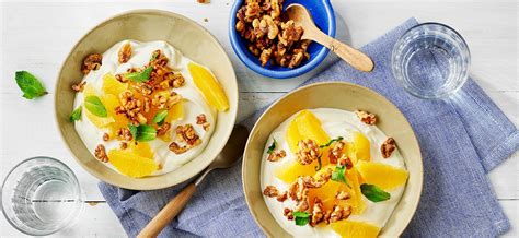 griekse stijl yoghurt met sinaasappel en gekarameliseerde walnoten aldinl