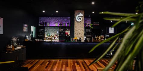 chameleon lounge bar broadbeach  weekend edition gold coast