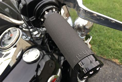replace harley grips  diy guide  lowered cycles