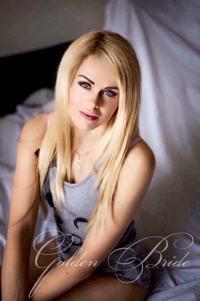 39 y o oksana from kyiv ukraine blue eyes blond hair id 785352