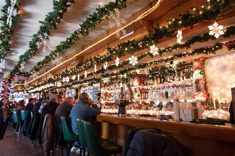 augie s booze and schmooze bars in lincoln park chicago