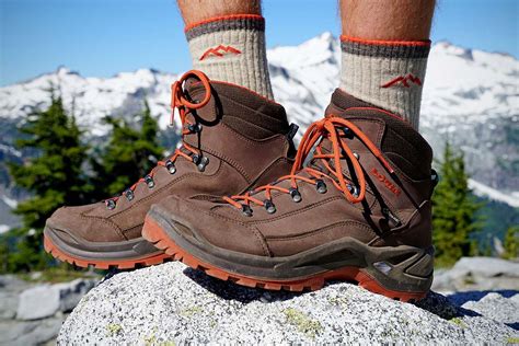 hiking boots   switchback travel