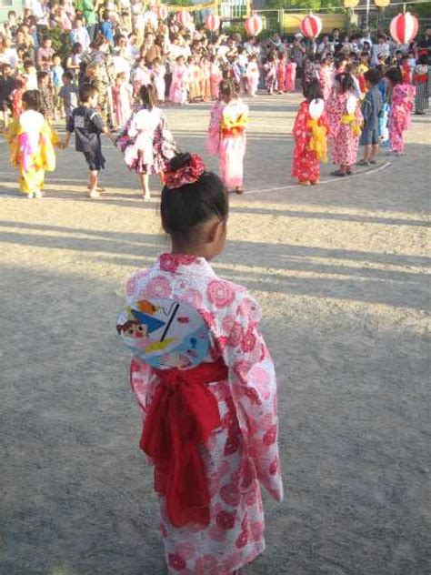 kids wearing yukatakimono  summer chikyu biyori style japan