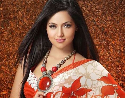 top actress sanna khan hot wallpapers beautiful hd pictures best new hd wallpaper download