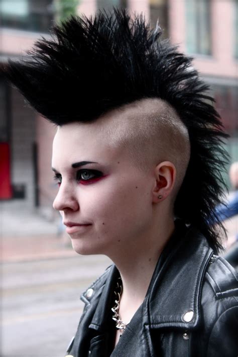 girl mohawk punk mohawk punk mode punk prom deathhawk female