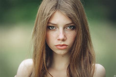 Hintergrundbilder Gesicht Frau Modell Porträt Lange Haare Grüne