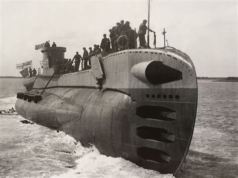 discover  historic journey  hms   royal navys  submarine