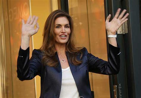 cindy crawford un retouched photographer john russo says the now famous photo was stolen