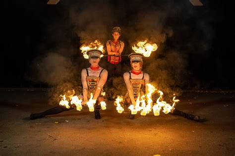 The Greatest Showman Fire Show – Roaming Acts Fire Shows Stilt