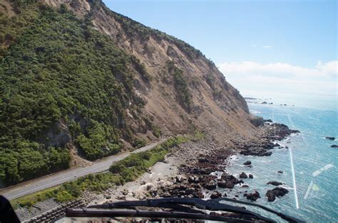 big sur landslide highlights earthquake vulnerability  magnificent california coast temblornet