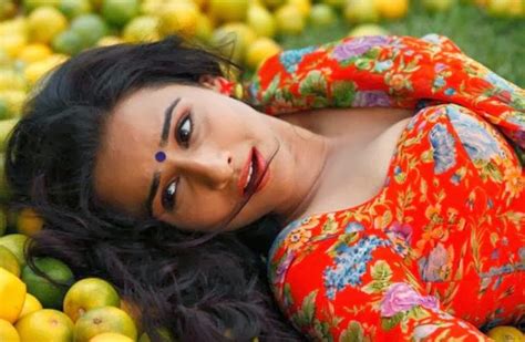 Bollywood Actress Vidya Balan Photos And Wallpapers Hot