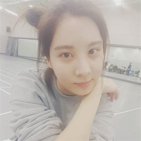 Snsd Seohyun Posed For A Lovely Selfie At The Practice Room Wonderful