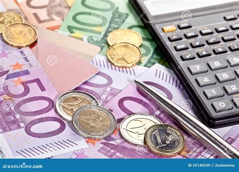 geld calculator en een  stock afbeelding image  salaris kaart