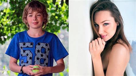 adolescente ruso gana mes de alojamiento junto con una estrella porno
