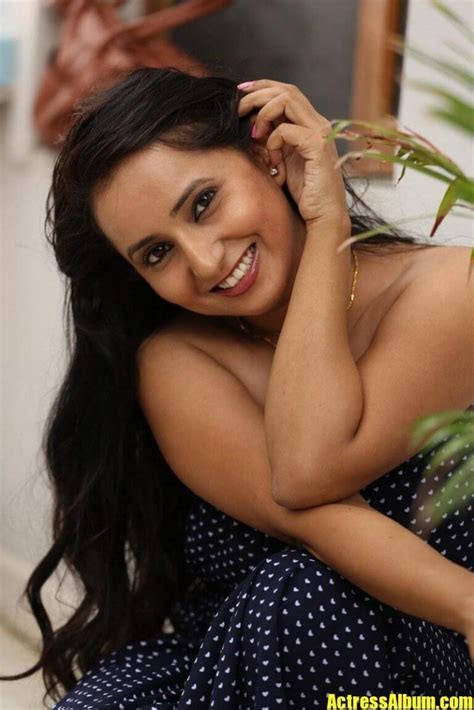 ishika singh hot stills actress album