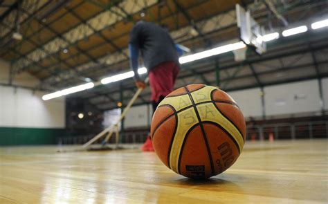 Un Basketteur Amateur Reçoit 350 000 Euros Après Avoir été Confondu