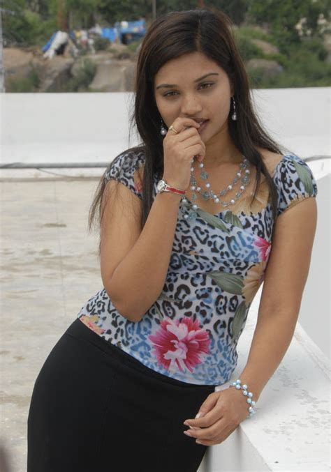 hot n new actress n model jyothi portfolio telugu cinema stills