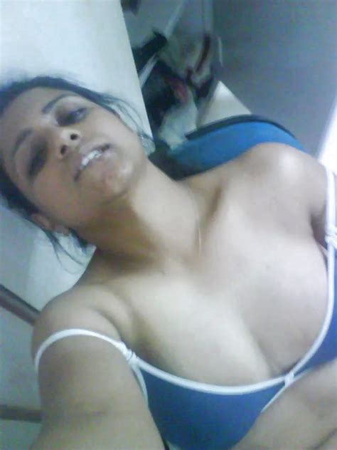 Sexy South Indian Aunty Hot Webcam Pics 13 Pics Xhamster