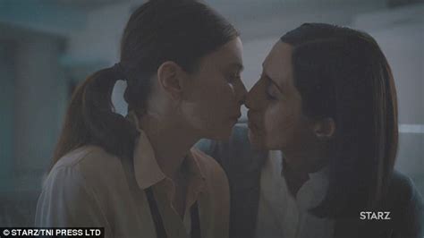 Anna Friel Had Lesbian Kiss On Brookside Aged Just 17 Daily Mail Online